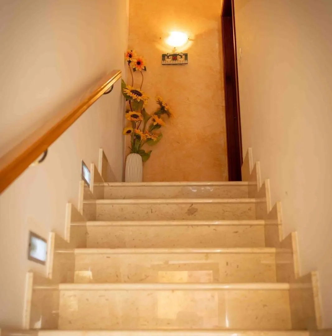 Sunshine Apartments Trappeto  Italia