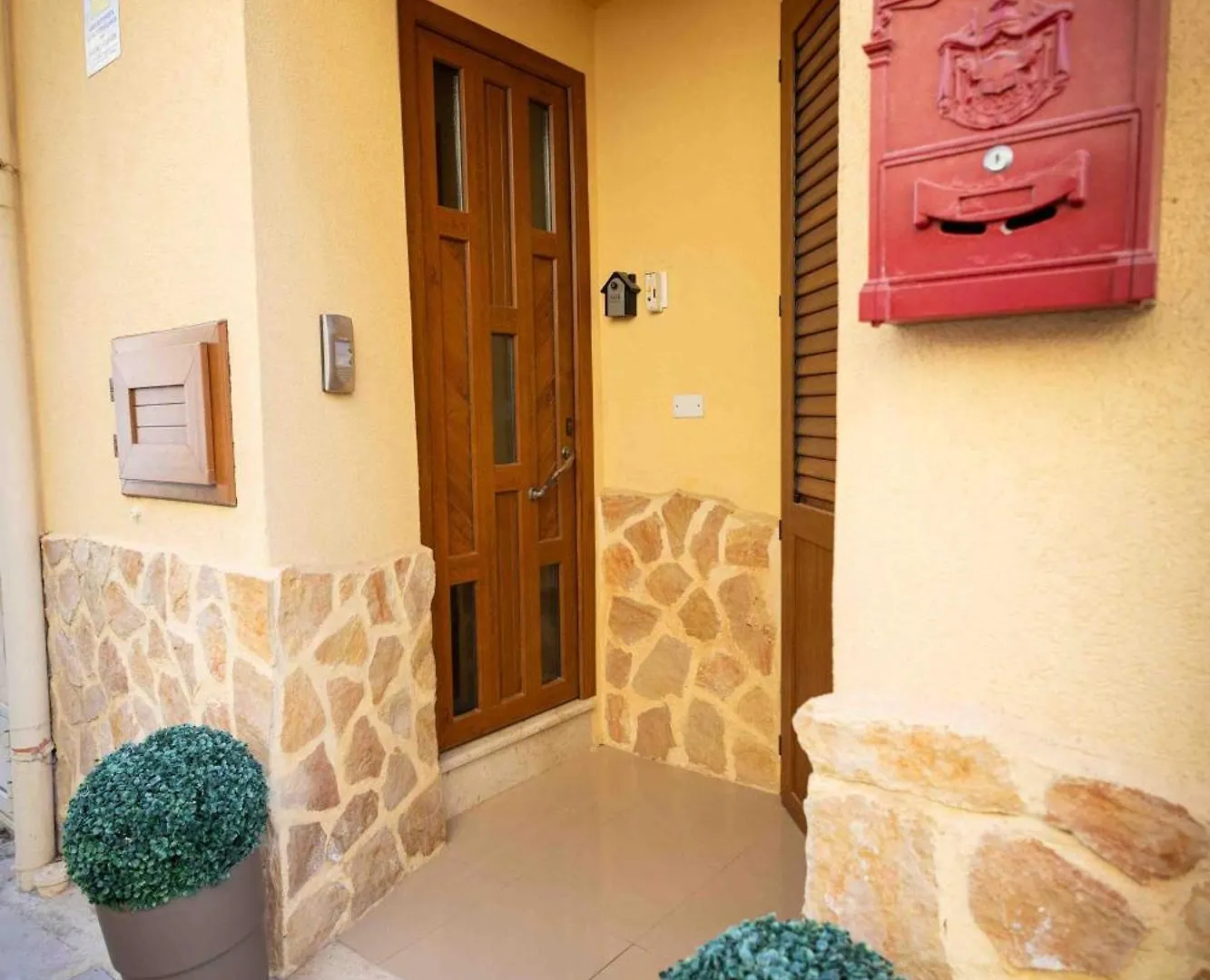 Sunshine Apartment Trappeto Italy