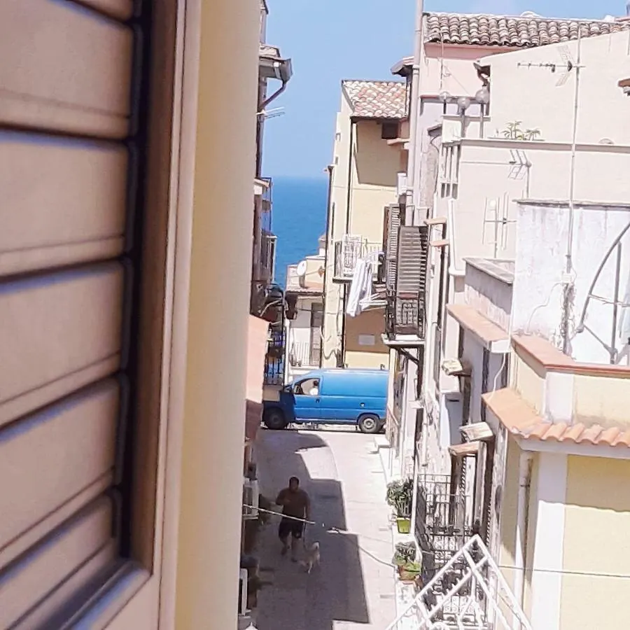Sunshine Apartment Trappeto Italy